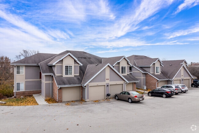 Building Photo - Hunters Ridge Apartments