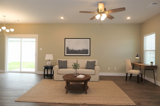 Building Photo - 4 Bedroom, 2 Bath Home in The Orchard Subd...
