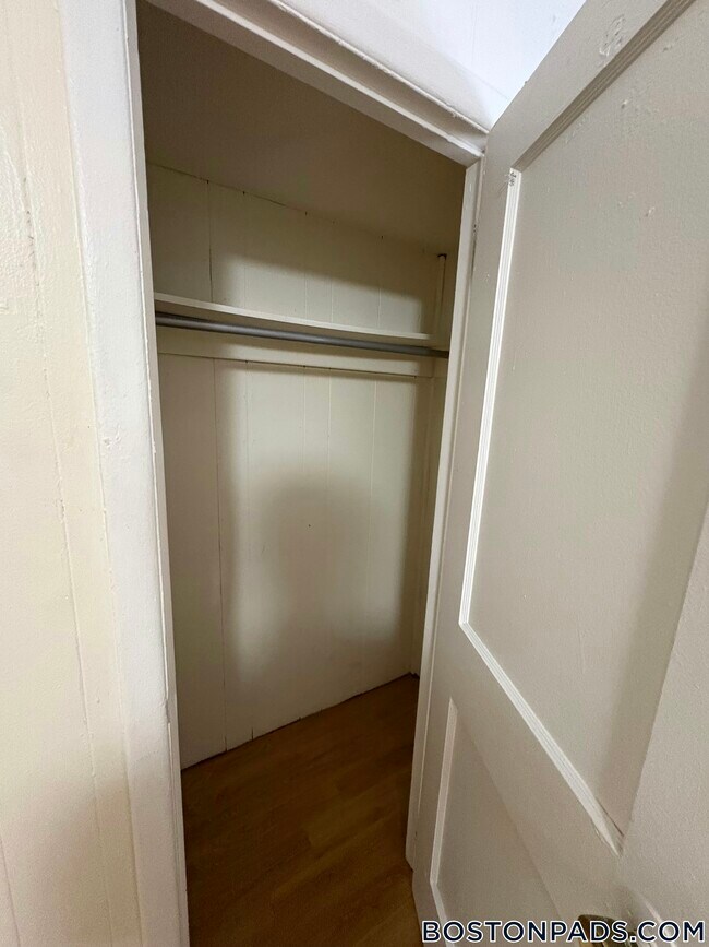 Building Photo - 119 Sutherland Rd