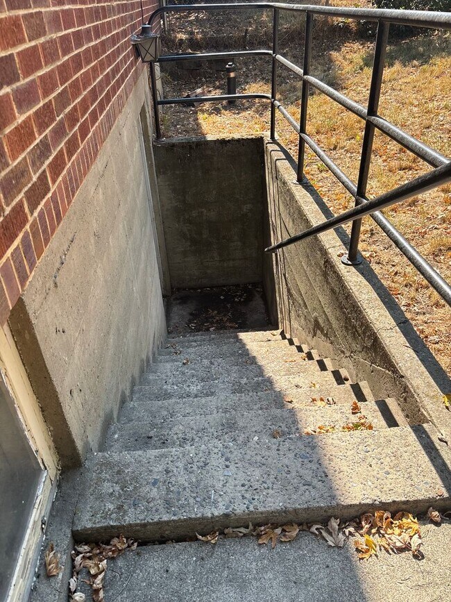 Foto del edificio - 715 NE Stadium Way