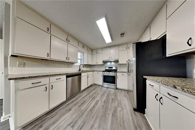 Foto del edificio - 2979 Marsh Ln SW