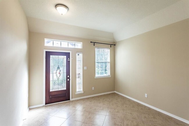 Building Photo - 43 Tealight Pl