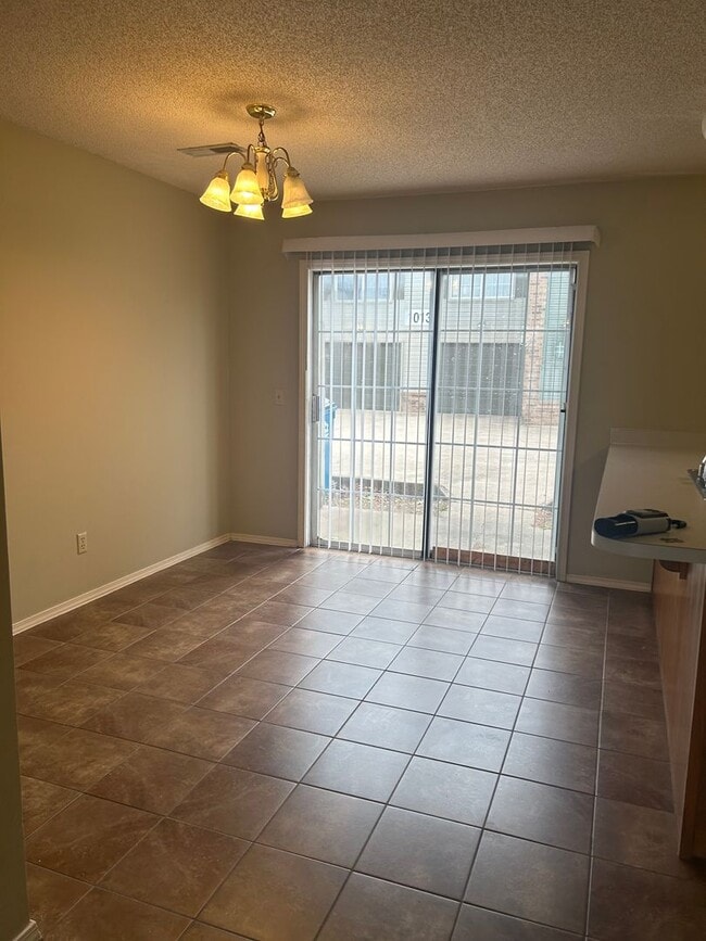 Foto del edificio - 1009 SE J St