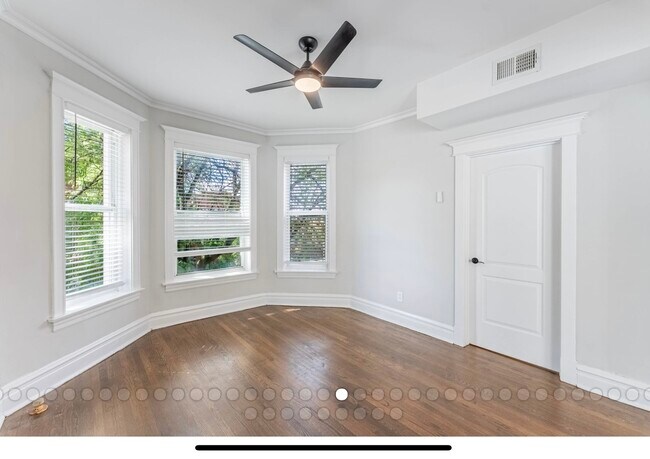 Foto del edificio - 6241 S Troy St