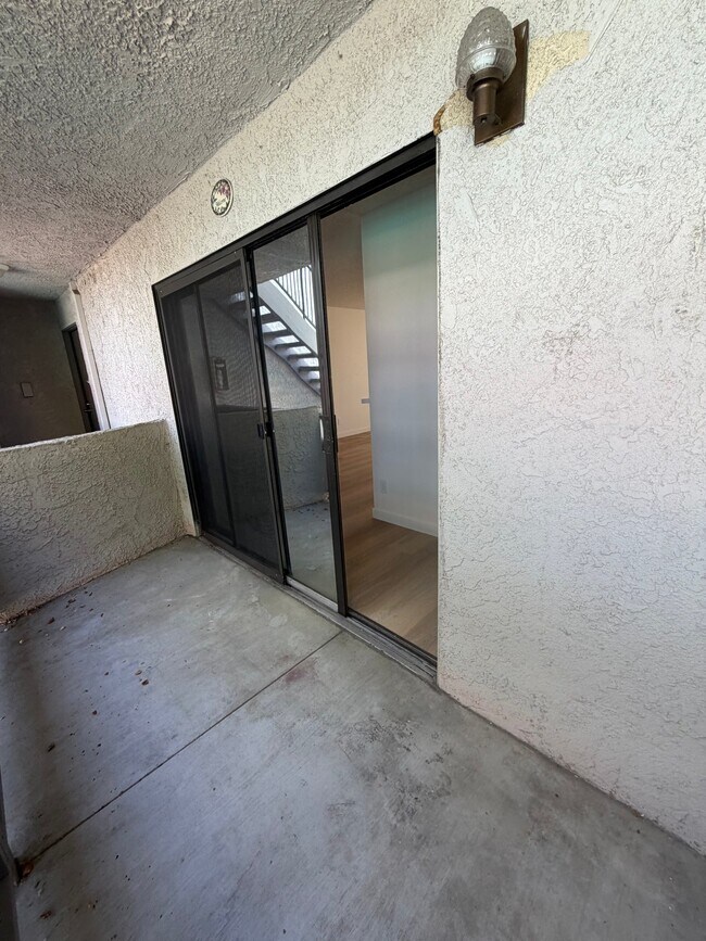 Foto del edificio - 8539 De Soto Ave