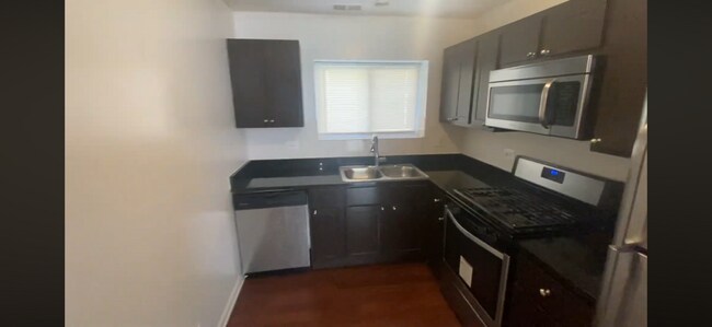 Foto del edificio - 2542 W Fitch Ave