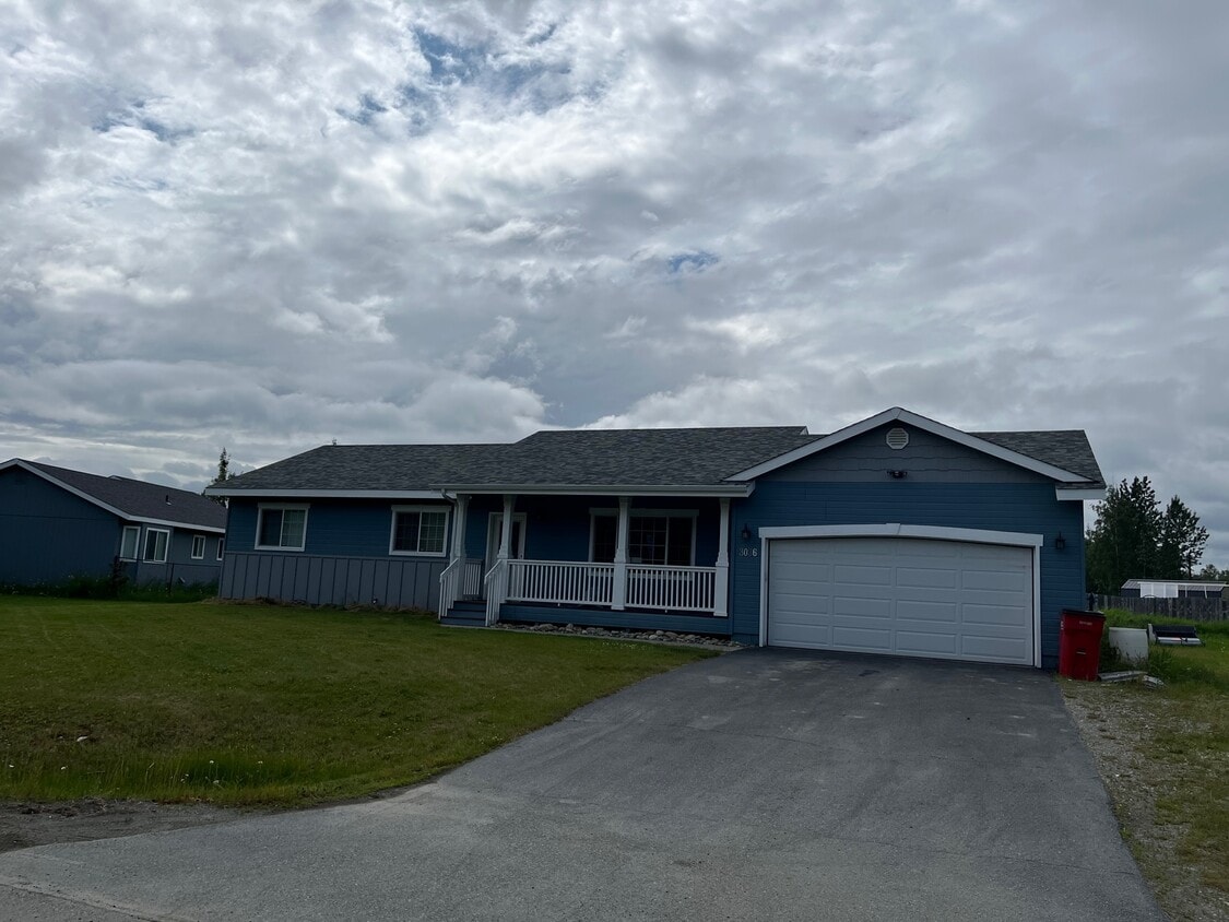 Exterior - 3036 N Terrell Dr