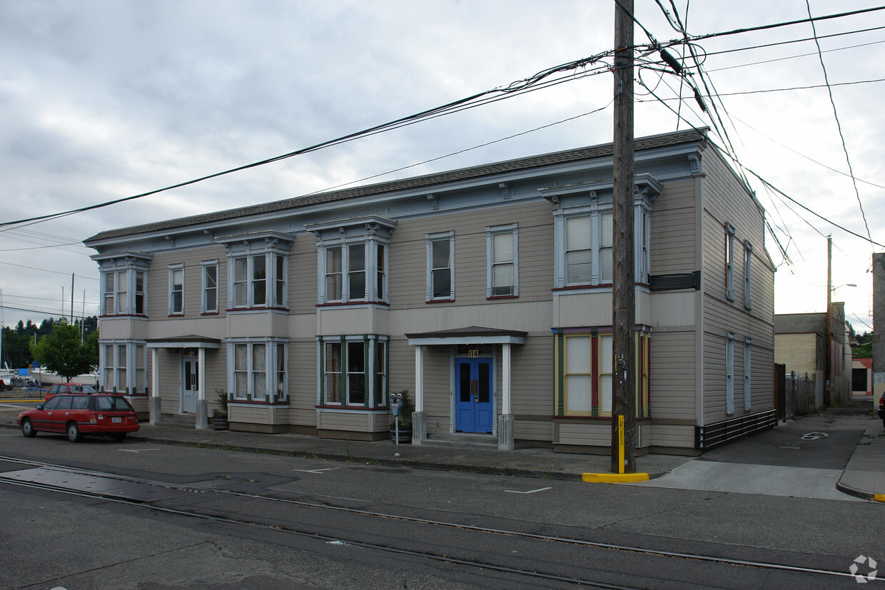 Building Photo - 114-118 Jefferson St NE