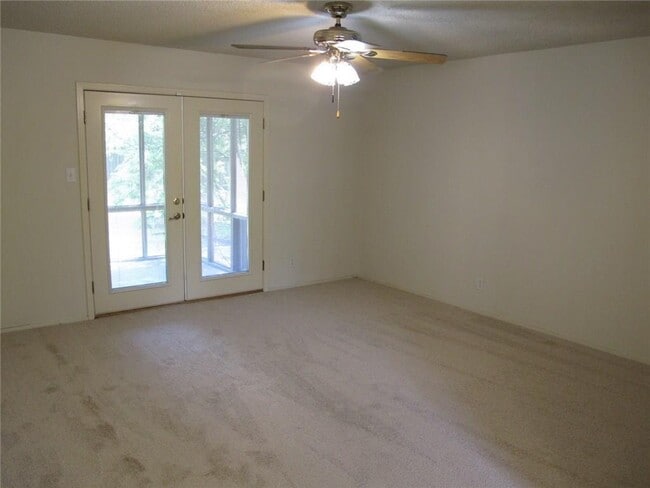 Foto del edificio - 1213 S Meadows Dr