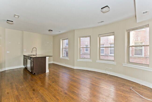 Foto del edificio - 5056 N Winchester Ave