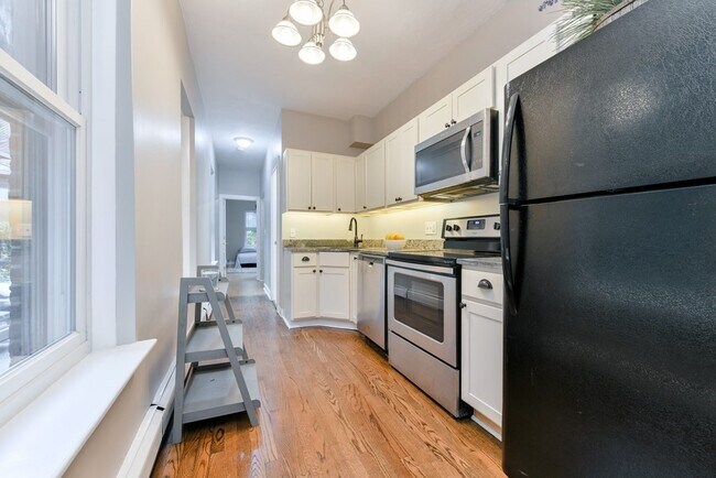 Building Photo - 586 Columbus Ave