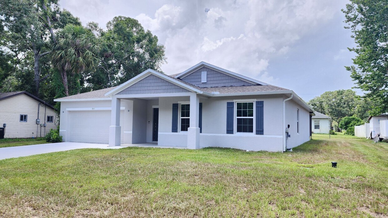 Foto principal - Spacious 4 BR 2 BA 2 CG rental in central ...