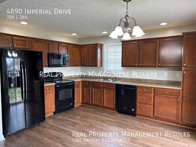 Foto del edificio - 4890 Imperial Dr