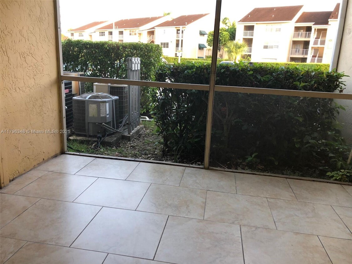 Building Photo - 15325 SW 106th Terrace