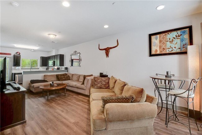 Foto del edificio - 12288 Mulligan Glen Ct