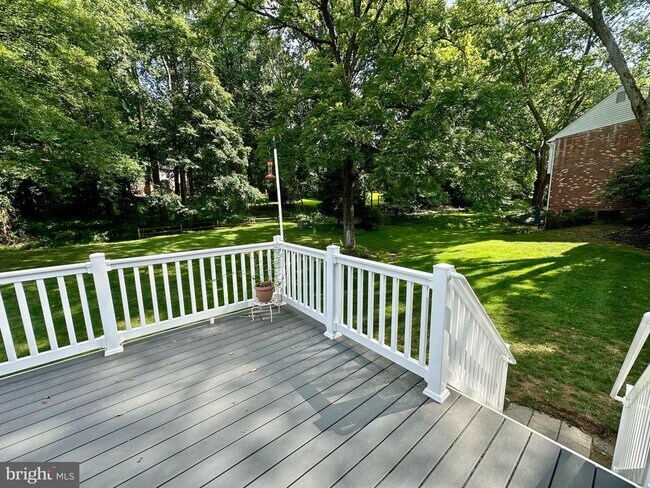 Foto del edificio - 1213 Forestville Dr