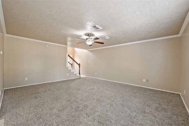 Foto del edificio - 2627 Autumn Springs Ln
