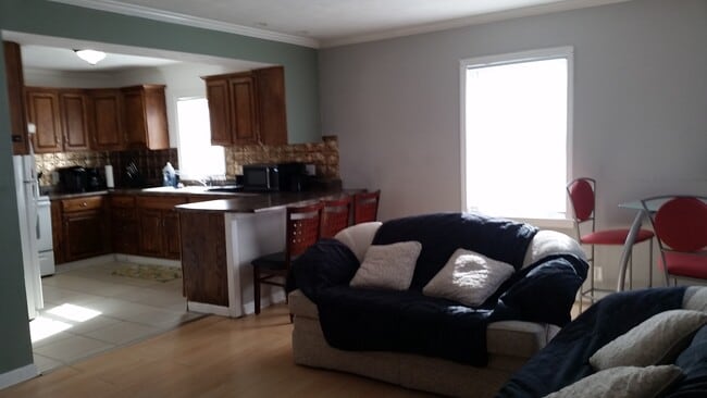 Building Photo - 2333 E Michigan St