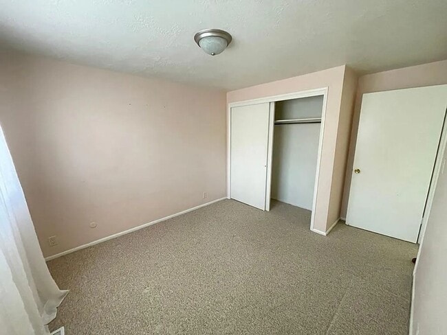 Building Photo - 4367 S Gordon Ln