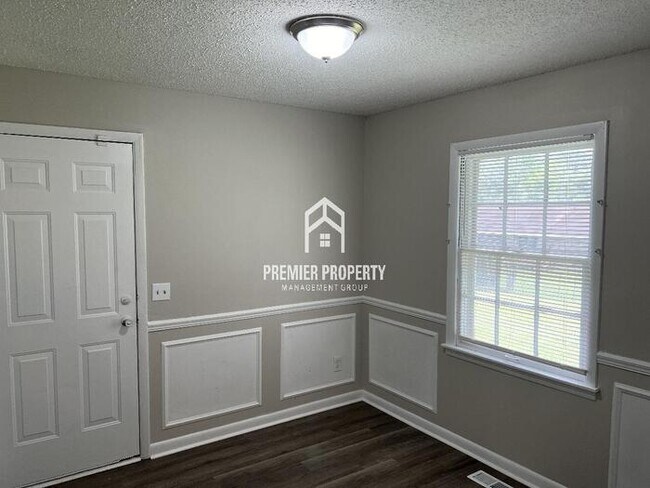Foto del edificio - 6119 Rickwood Dr NW