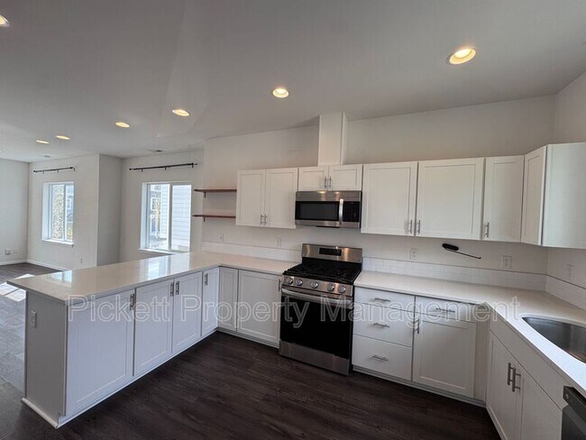Foto del edificio - 814 NW Highgarden Dr