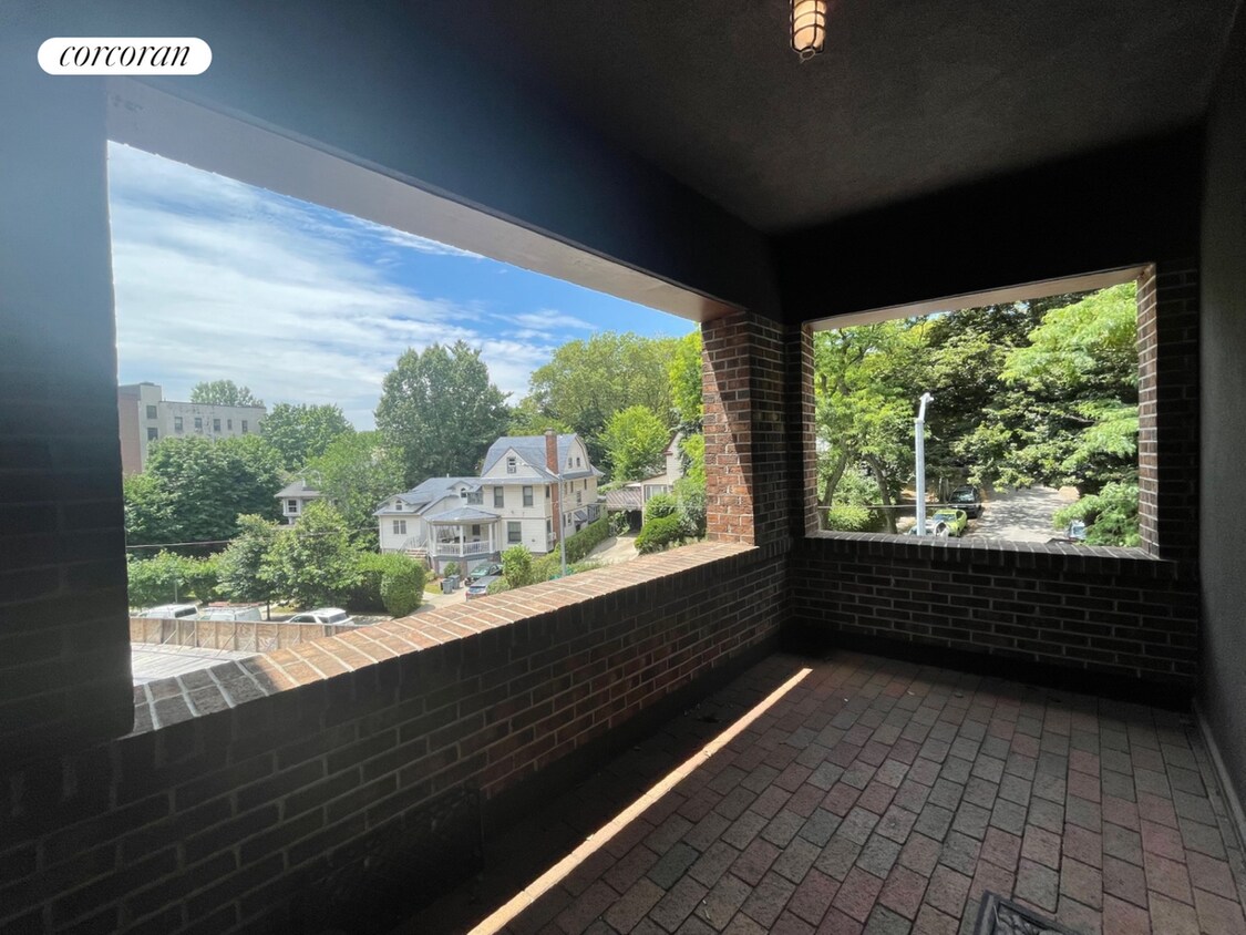 Primary Photo - 83-55 116th St