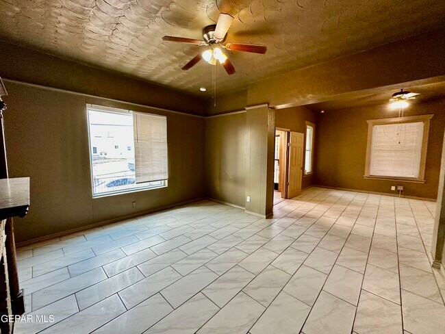 Building Photo - 618 Stewart Ct