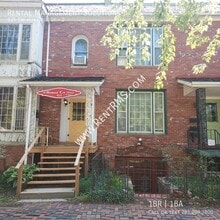 Building Photo - 925 SW Huntoon St