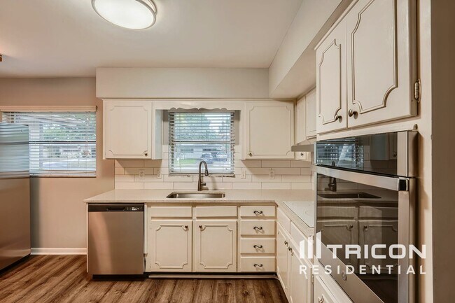 Building Photo - 2027 Dunston Cove Rd