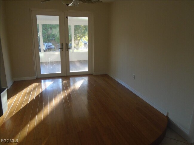 Foto del edificio - 991 April Ln