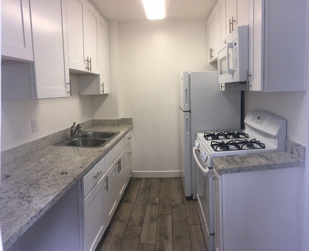 Kitchen - 1100 McClellan Ave