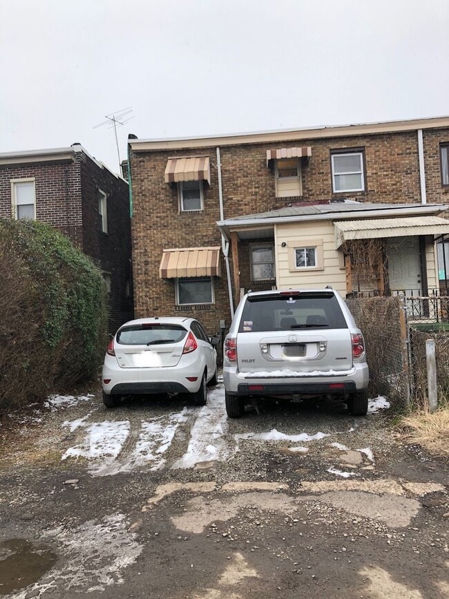 Photo - Spacious 5BED/2BATH House