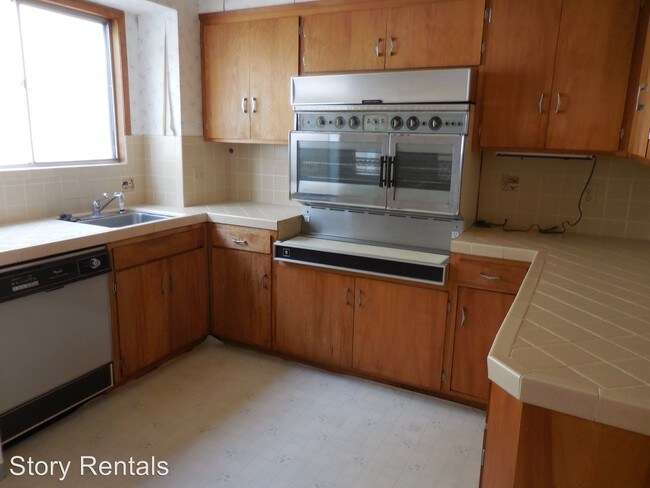 Building Photo - 2 br, 1 bath House - 335 Granada Ave