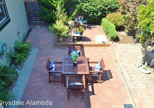Building Photo - 5 bedroom in Alameda CA 94501