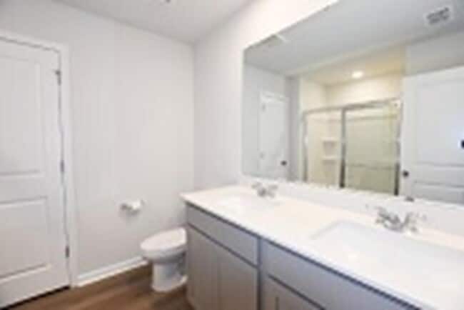 Building Photo - 1046 Laconic Dr