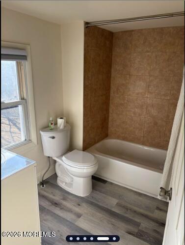 Foto del edificio - 12 N Main St