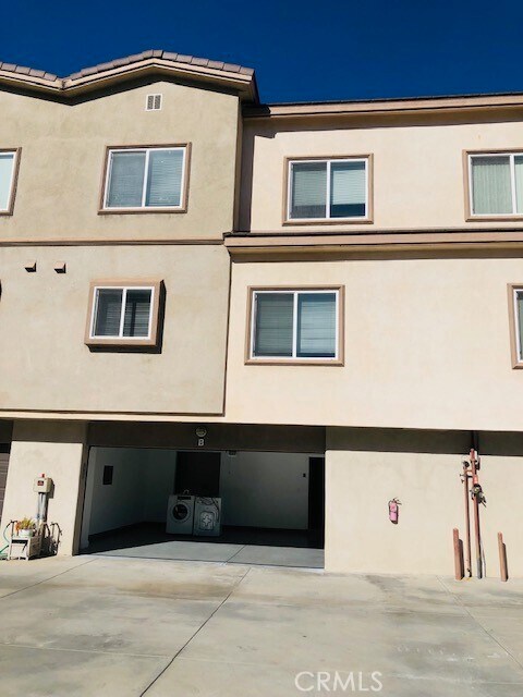 Primary Photo - 2237 W Main St