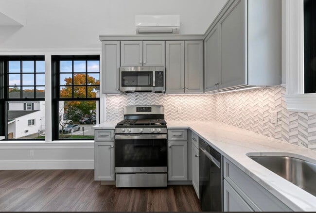 96 East Ave 1BR "Paddington" - Norwalk Green Living Properties