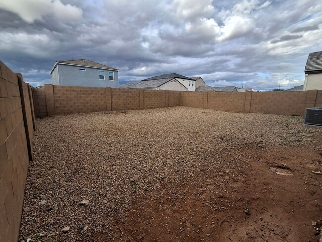 Building Photo - Free December Rent! 2023 built home, fully updated! No application fee! Schedule a showing today!