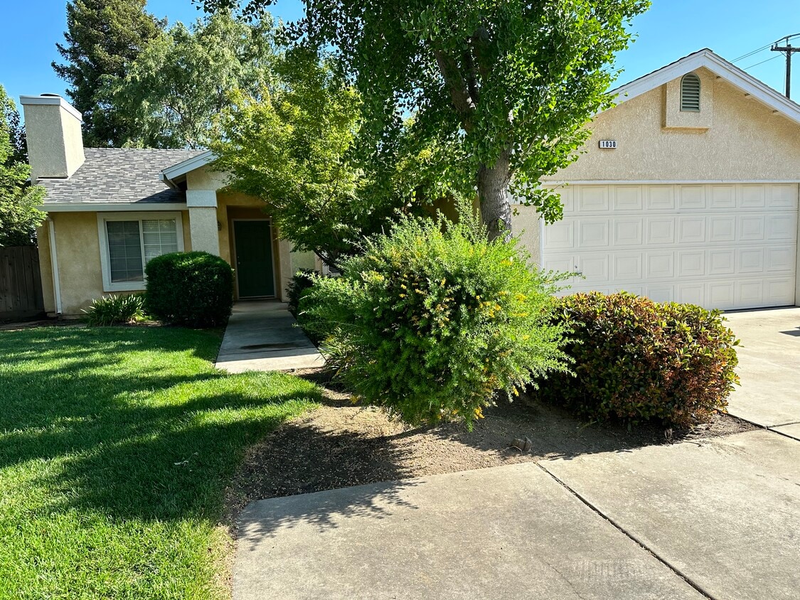 Primary Photo - 1030 Kamm Ave