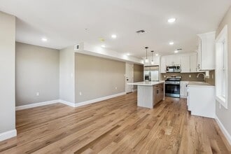 Building Photo - 225 4th St