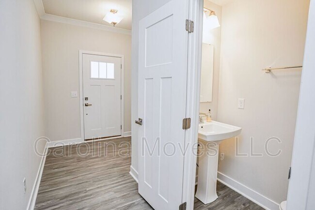 Foto del edificio - 407 Huntingdale Pl