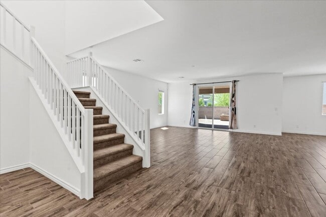 Building Photo - Spacious 5-bedroom home in gated community