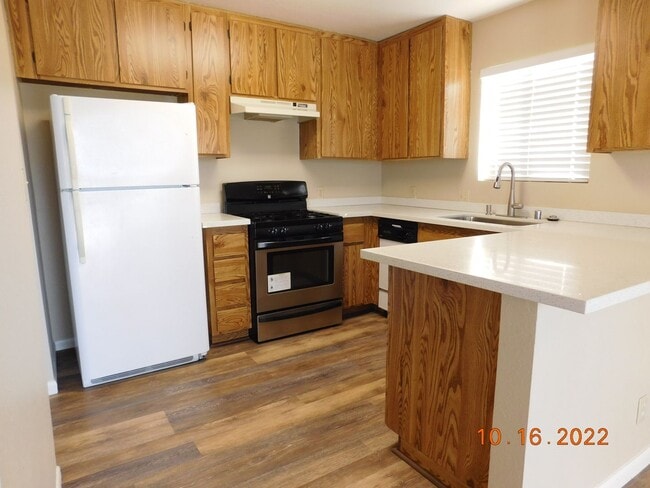 Building Photo - PLACE-1332 N El Prado St