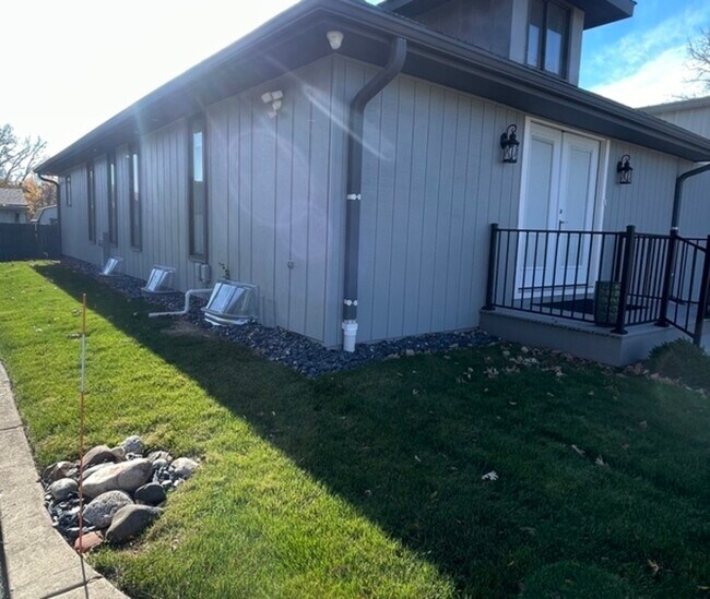 Foto del edificio - 26073 W Grand Ave