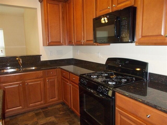 Foto del edificio - 118 Ashton Dr