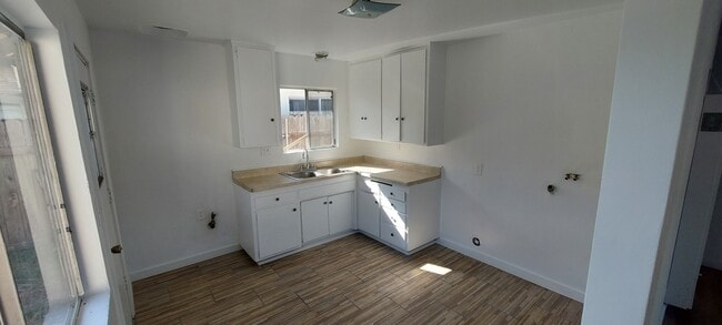 Building Photo - 230 S Azusa Ave