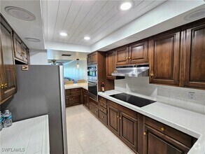 Building Photo - 5260 S Landings Dr