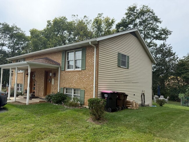 Foto del edificio - 11755 Village Heights Dr