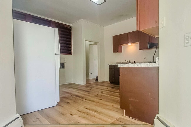Kitchen - 415 Avenue E